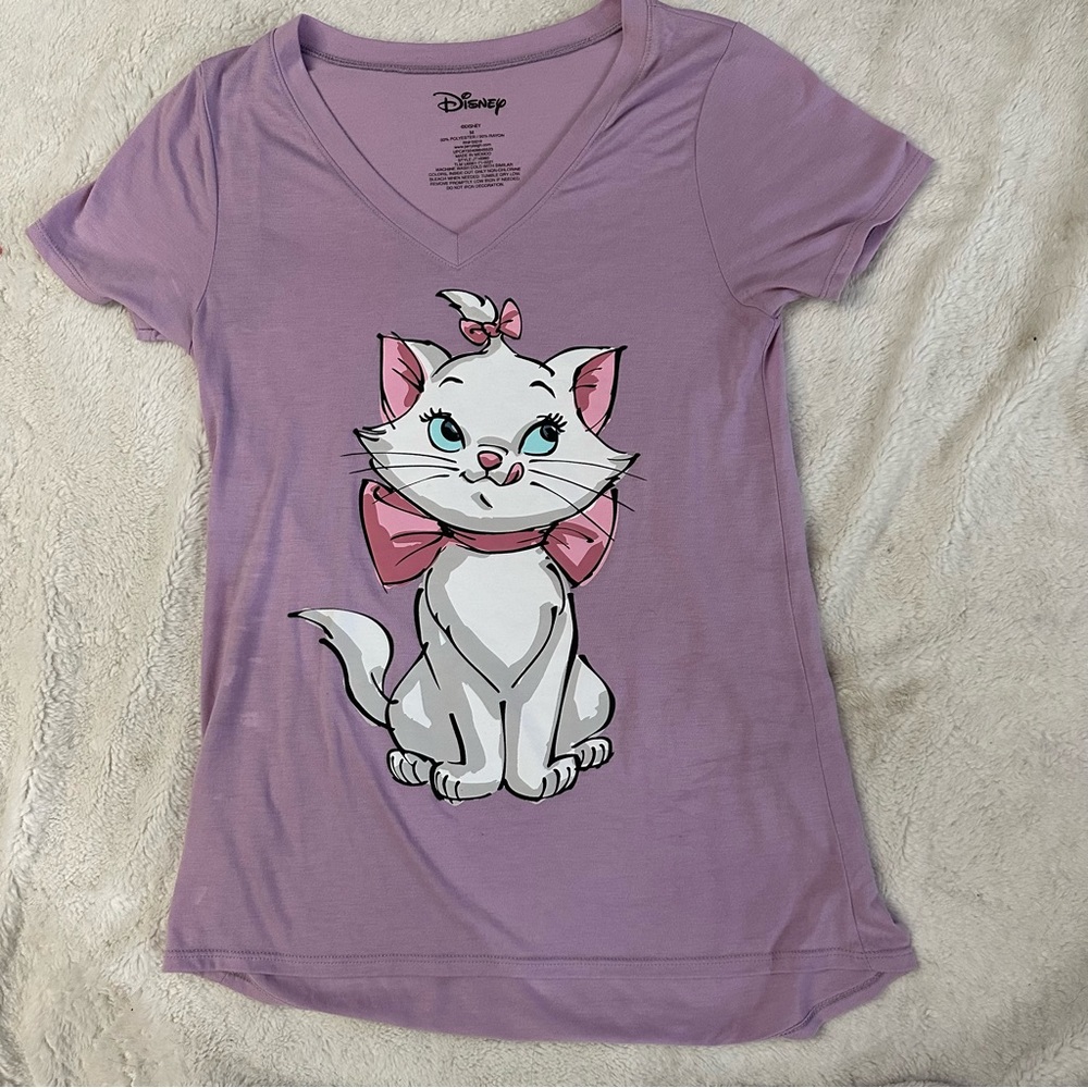 Woman’s size medium Disney graphic t shirt